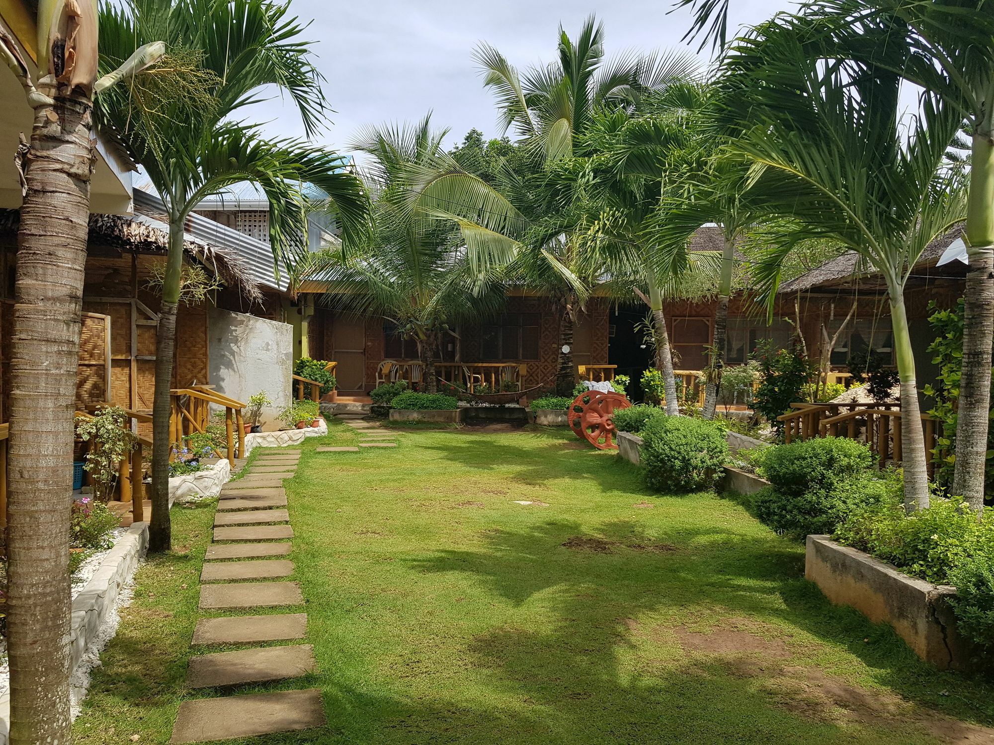 Alona Bamboo House Hotel Panglao Exterior photo